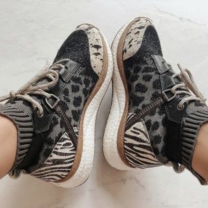 NIB OTBT Hybrid High Top Sneakers, fun, funky + comfy animal print unique design